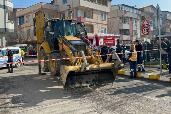 İş Makinesinin Çarpması Sonucu Ölen Bebek Defnedildi