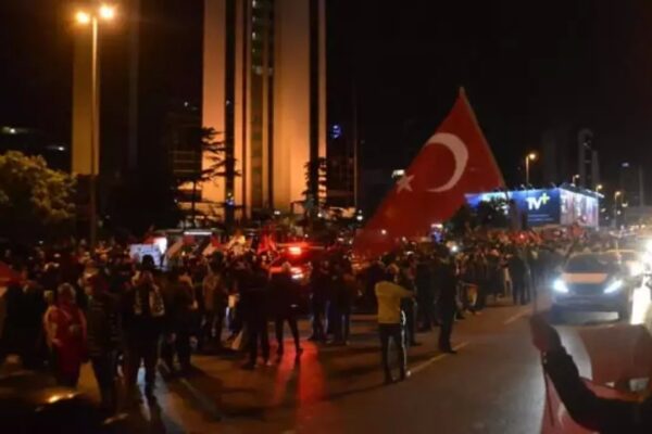 İsrail Başkonsolosluğu’na Girdiler