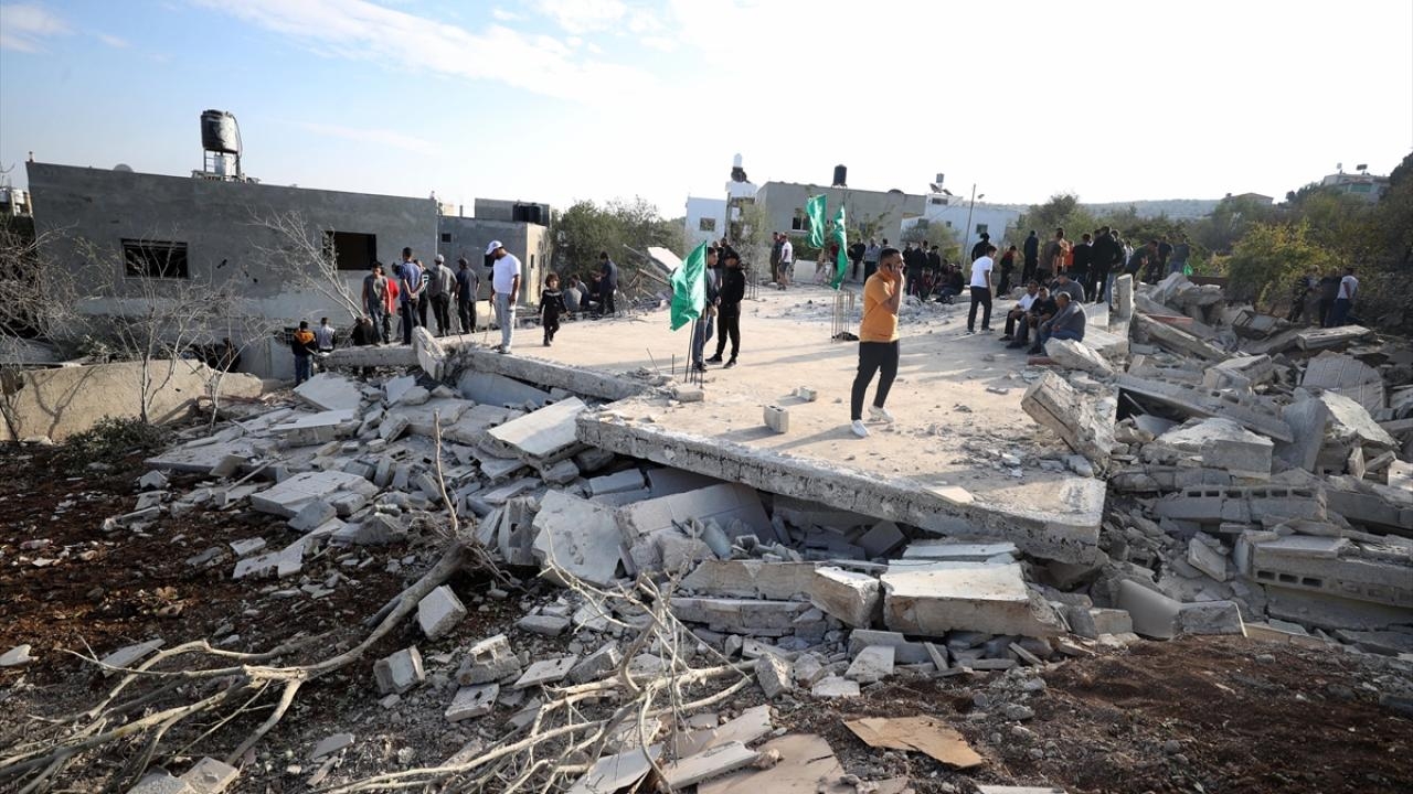 İsrail güçleri İşgal altındaki batı Şeriada 2 evi yıktı