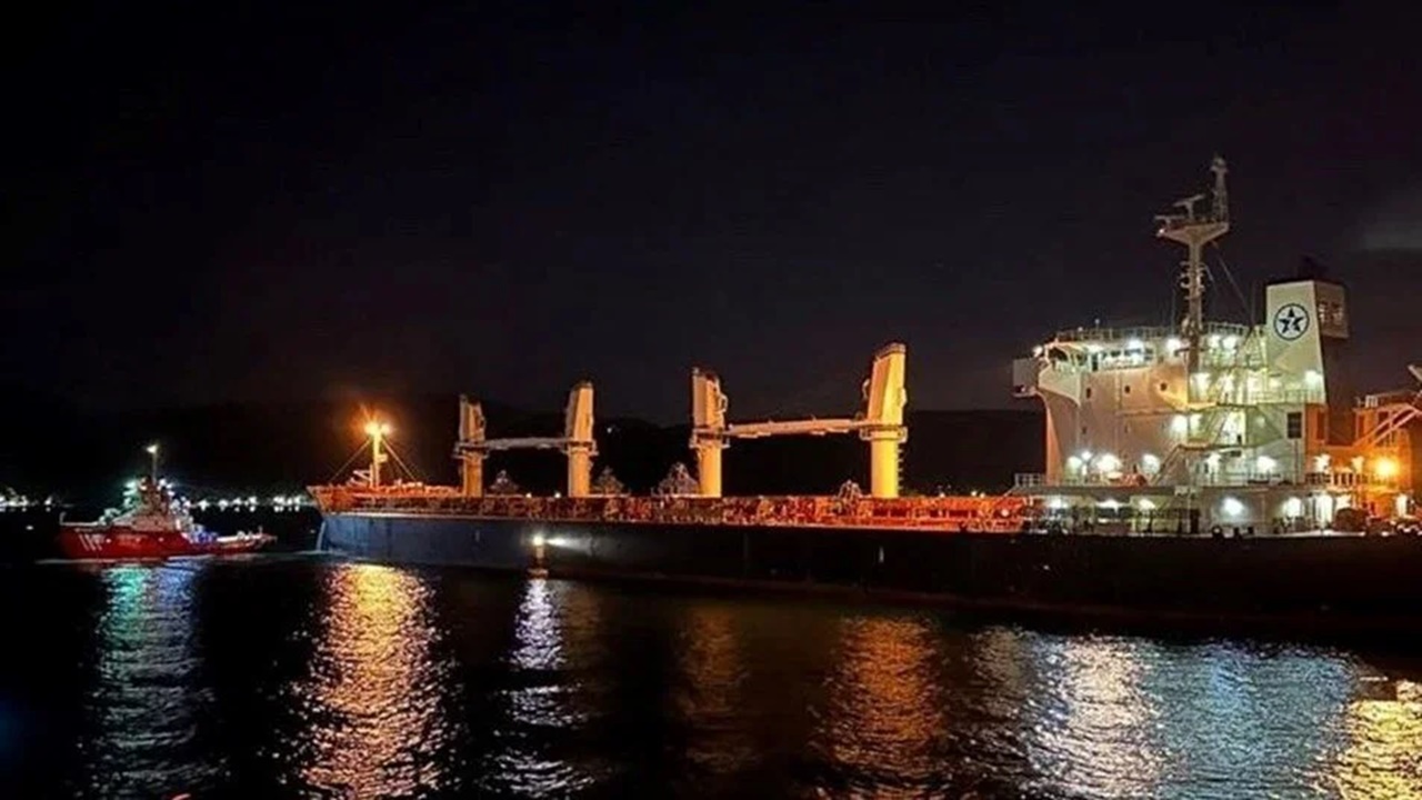 İstanbul boğazında askıya alınan gemi trafiği açıldı