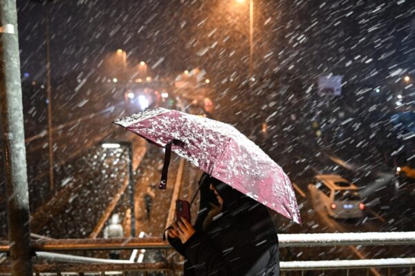 İstanbul  Kar Ve Fırtınanın Etkisi Altına Girdi