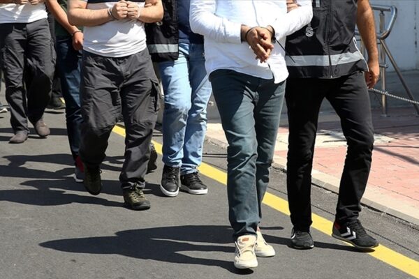 İstanbul Merkezli Suç Örgütü Operasyonlarında Yakalanan 65 Zanlı Adliyede