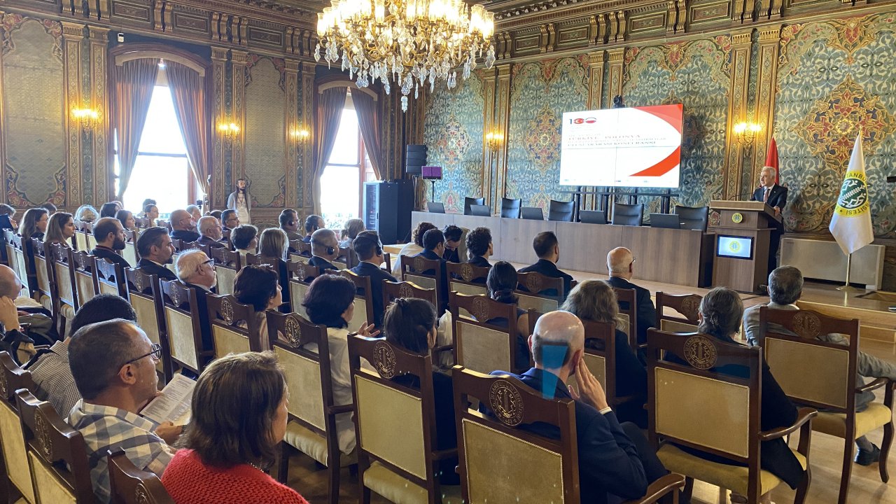 İstanbul Üniversitesinde tarihi türkiye-polonya İlişkileri konferansı başladı