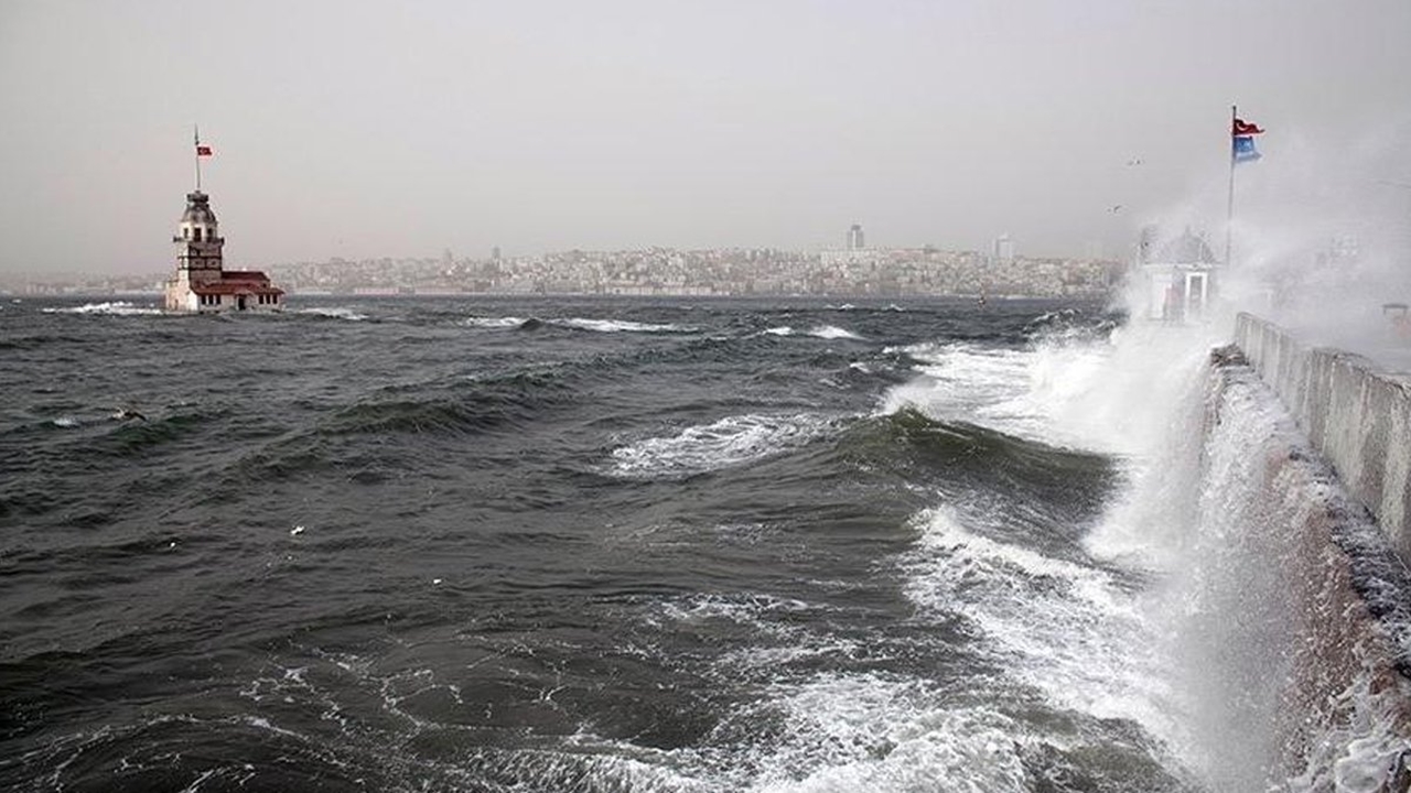 İstanbul valiliği marmara denizinde etkili olacak fırtına İçin dikkat Çağrısı yaptı