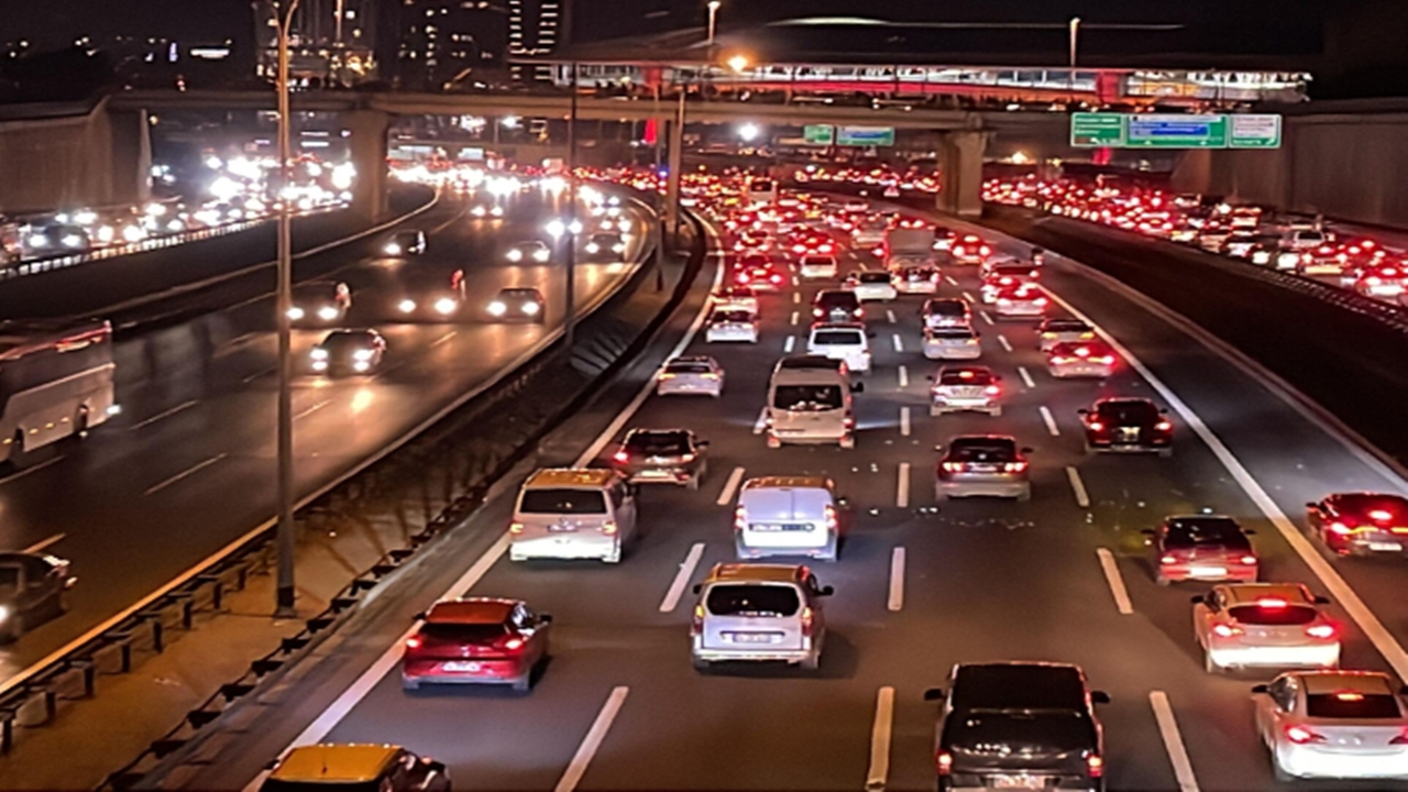 İstanbulda bazı yollar trafiğe kapatıldı