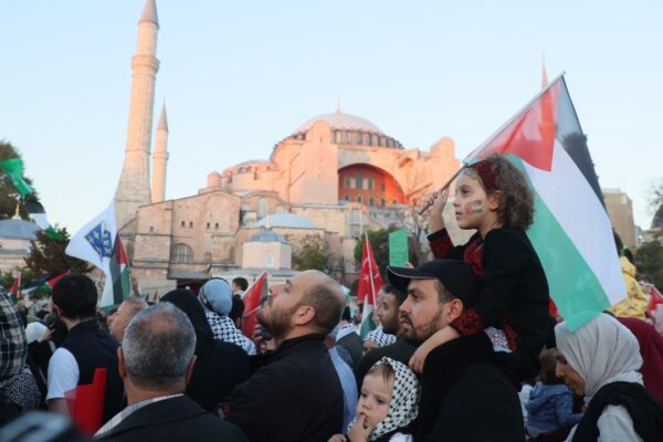 İstanbul’da Büyük Filistin Yürüyüşü Düzenlendi