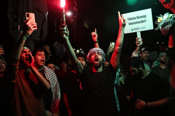 İstanbul’da Filistin’e Destek Yürüyüşü Gerçekleştirildi