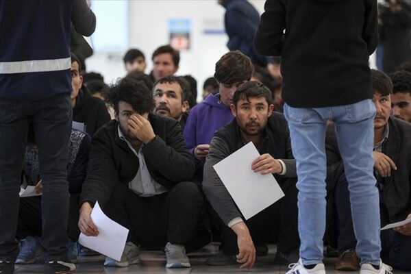 İstanbul’da Göçmen Operasyonları: 105 Kişi Yakalandı
