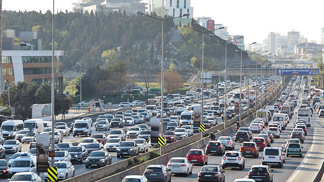 İstanbulda haftanın İlk gün yoğunluğu