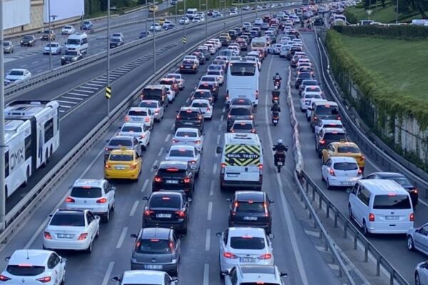 İstanbul’da Haftanın İlk günü Trafik Çilesi