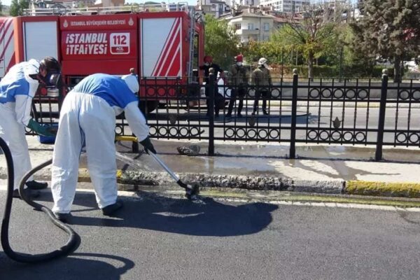 İstanbul’da Kimyasal Sıvı Nedeniyle Cadde Kapatıldı