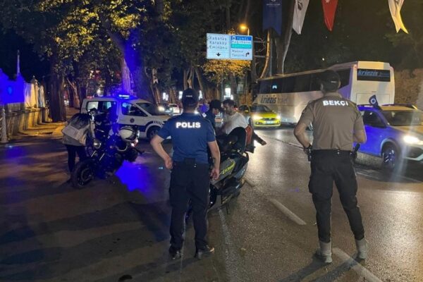 İstanbul’da Polis Ekiplerinden Motosiklet Denetimi