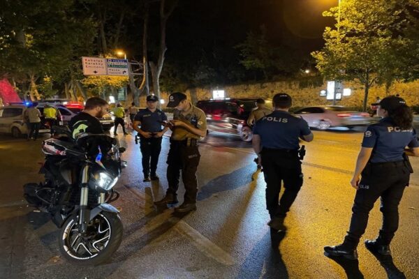 İstanbul’da Sabit Yol Uygulamasında Binlerce Motosiklet Kontrolden Geçirildi