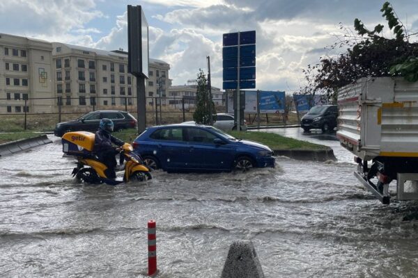 İstanbul’da Şiddetli Yağışlar Ve Su Baskınları Etkili