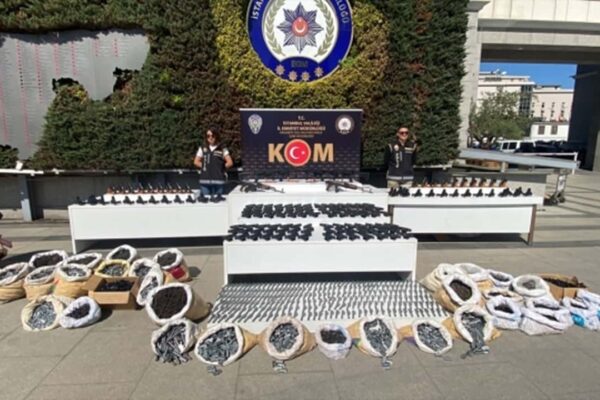 İstanbul’da Silah Kaçakçılığı Operasyonunda 10 Şüpheli Gözaltına Alındı