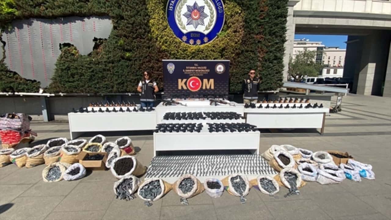 İstanbulda silah kaçakçılığı operasyonunda 10 Şüpheli gözaltına alındı