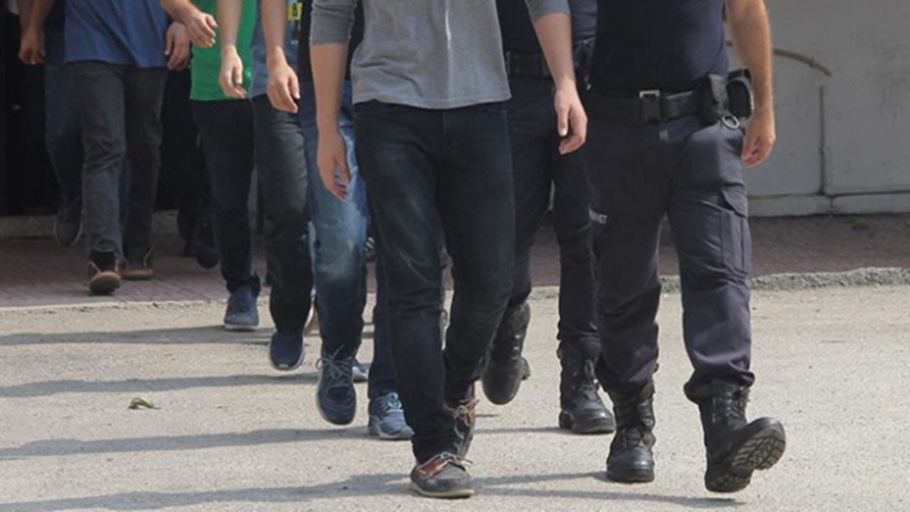 İstanbulda yapılan deaŞ operasyonunda 8 kişi yakalandı
