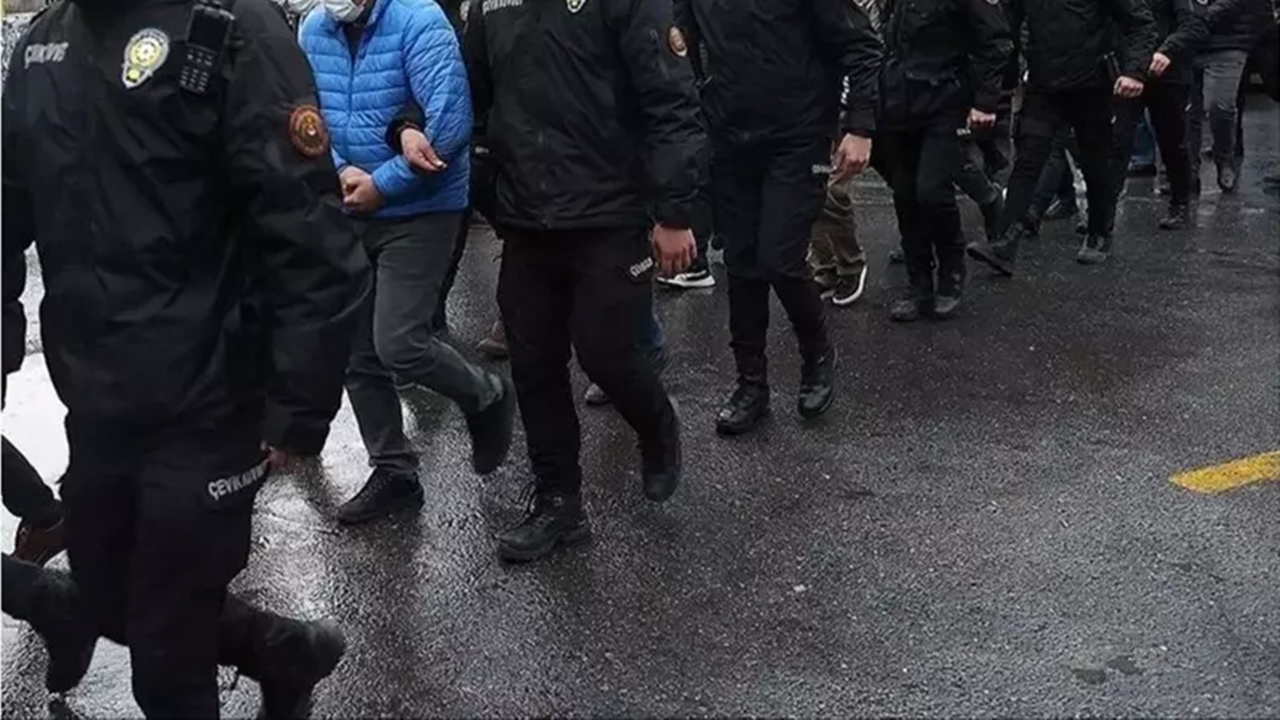 İstanbul’daki Asayiş Uygulamasında Aranan 571 Zanlı Yakalandı