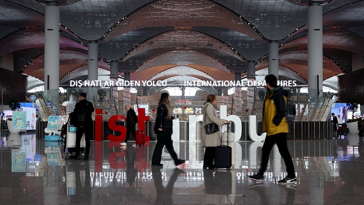 İstanbuldaki havalimanları yolcu sayısını artırdı