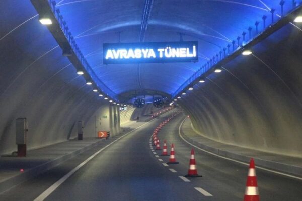 İstanbulluları Yakından İlgilendiriyor: Trafiğe Kapatıldı