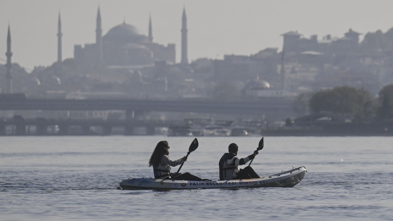 İstanbulluların haliçte kano keyfi