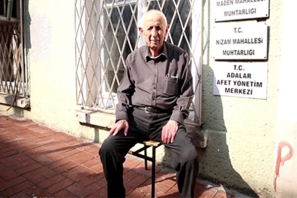 İstanbul’un En Yaşlı Muhtarı Görevini Bırakıyor