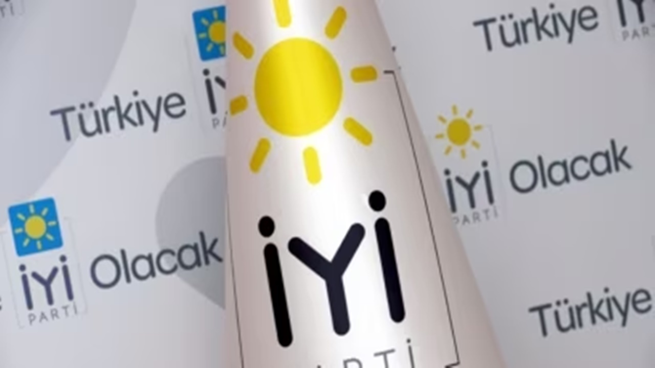 İyİ parti ankara milletvekili adnan beker İstifa etti