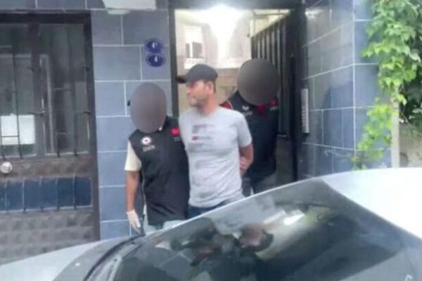 İzmir’deki FETÖ Operasyonunda 16 Tutuklama