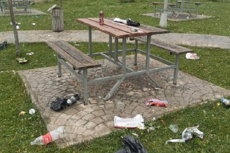 İzmitten çevreyi kirletenlere reaksiyon gösterdi