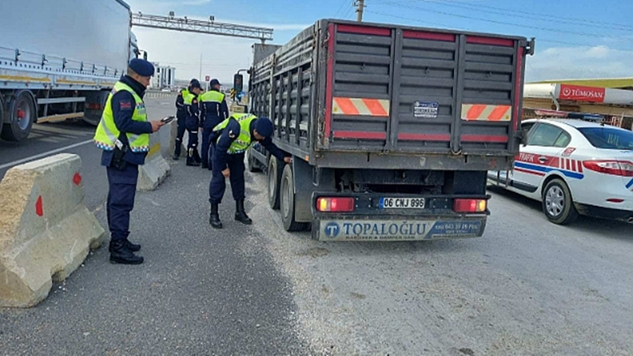 jandarma ekipleri kış lastiği denetimi yaptı