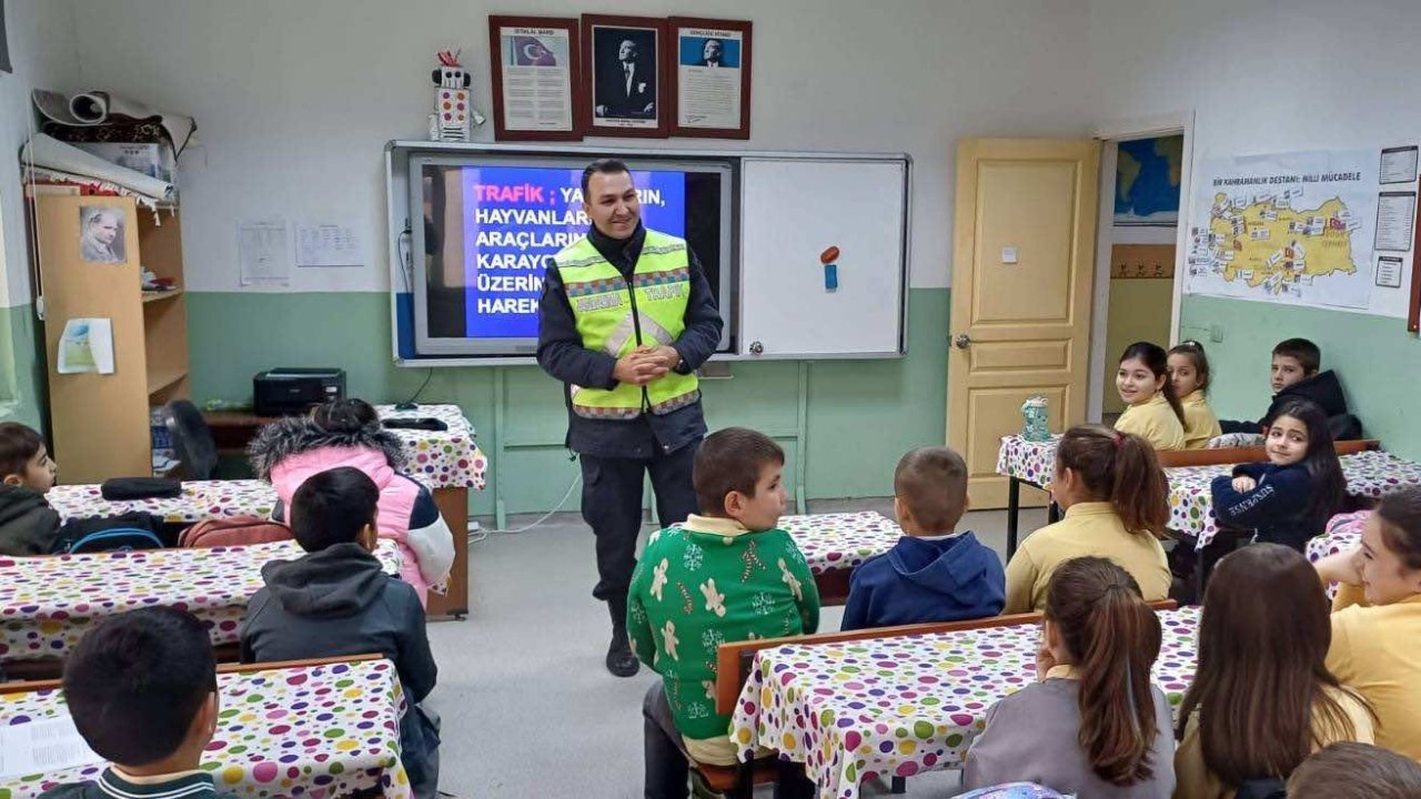 jandarma ekiplerinden Öğrencilere trafik eğitimi