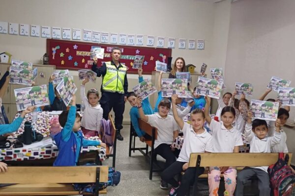 Jandarma Köy Okullarında Trafik Eğitimi Verdi