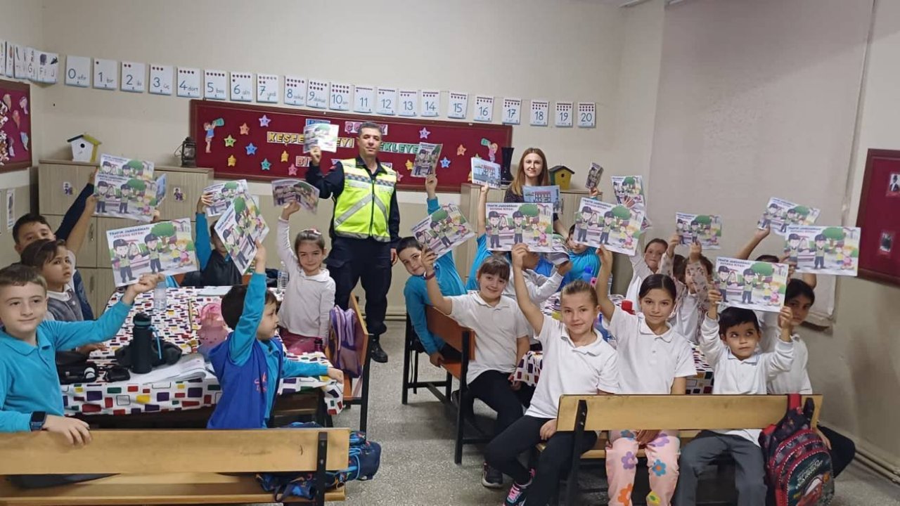 jandarma köy okullarında trafik eğitimi verdi