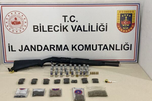 Jandarma Pazaryeri’nde Uyuşturucu Operasyonu Düzenledi