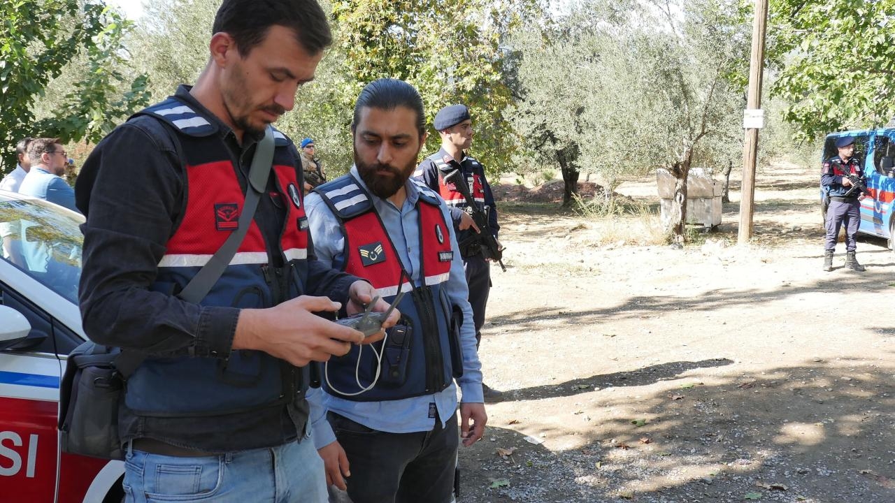 jandarma zeytinlikleri cayrokopterle koruyor
