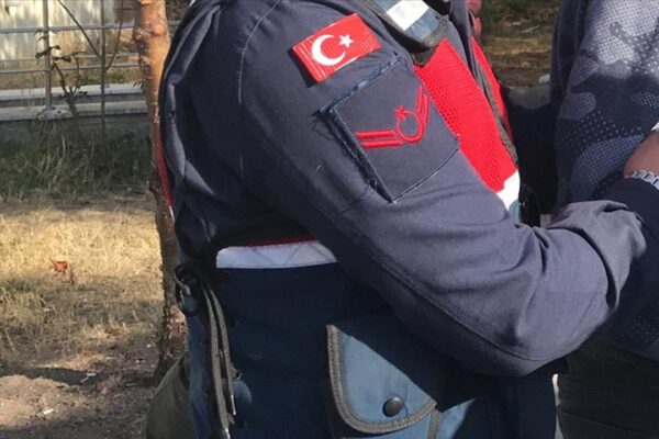 Jandarmanın Uyuşturucu Operasyonunda 5 Şüpheli Yakaladı