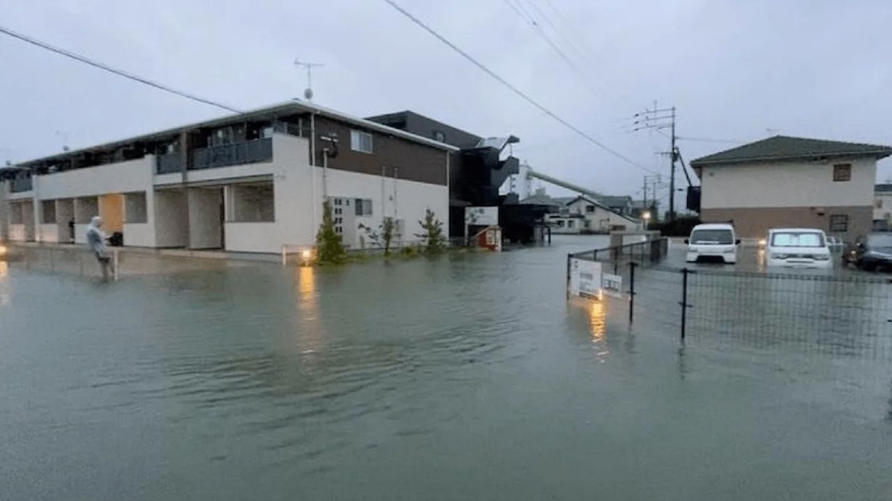 Japonyada Sel Yüz Binlerce Vatandaşa Tahliye Çağrısı Yapıldı