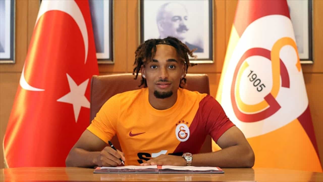 Juventus Galatasarayın Sağ Beki için 20 Milyon Euroyu Gözden Çıkardı