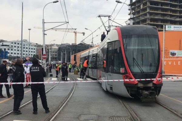 Kabataş-Bağcılar Tramvay Hattı Kısmı Hizmet Veriyor