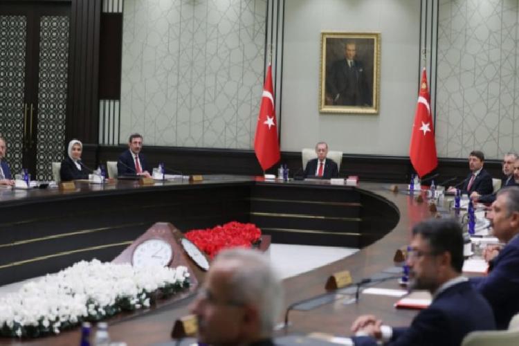 kabine yoğun gündemle toplanıyor