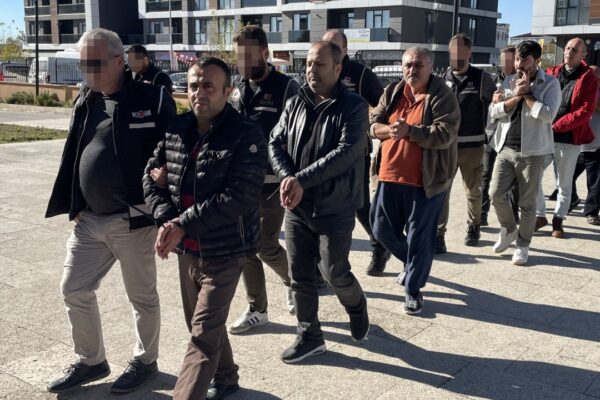 Kaçakçılık Operasyonunda 5 Kişi Tutuklandı