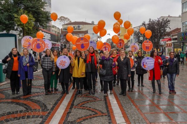 Kadına Yönelik Şiddete Karşı Farkındalık Yürüyüşü Yapıldı