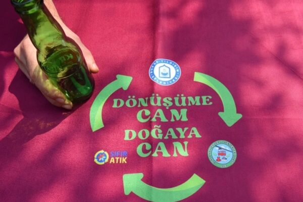 Kafeterya Ve Kahvehanelerden 52,3 Ton Cam Atık Topladı
