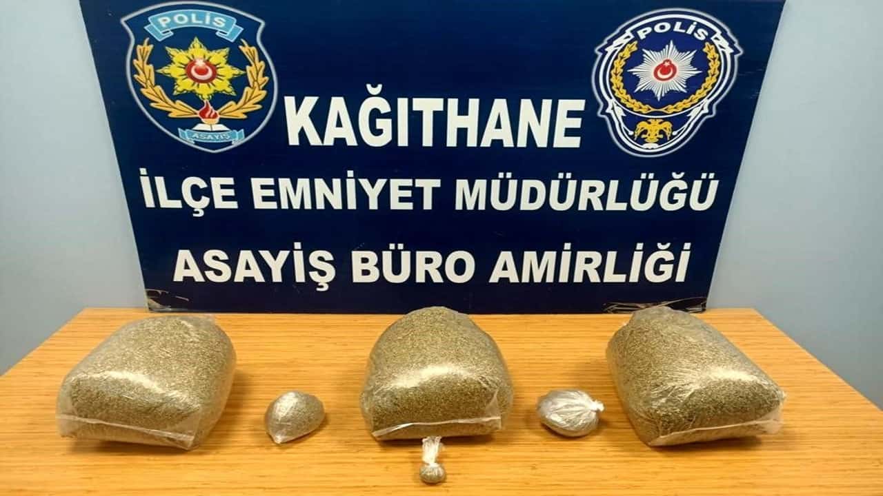 kağıthanede taksiden 3 kilo 268 gram uyuşturucu Çıktı