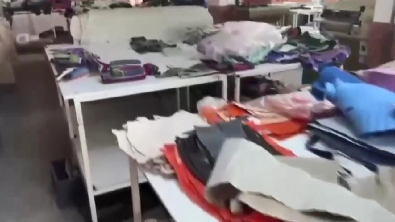 kağıthanedeki kaçakçılık operasyonunda yabani hayvan derileri ele geçirildi