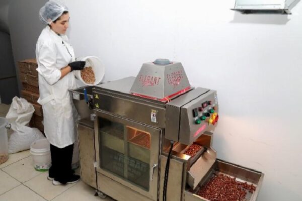 Kahve ile fındığı birleştirdi, fındık kreması üretti