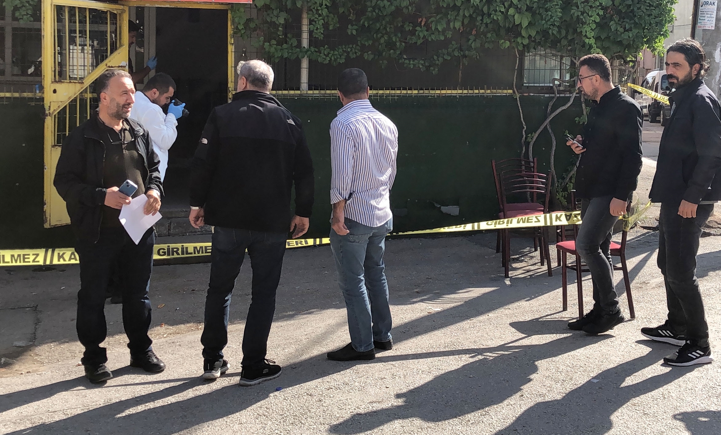 kahvehanede silahlı saldırı bir kişi hayatını kaybetti