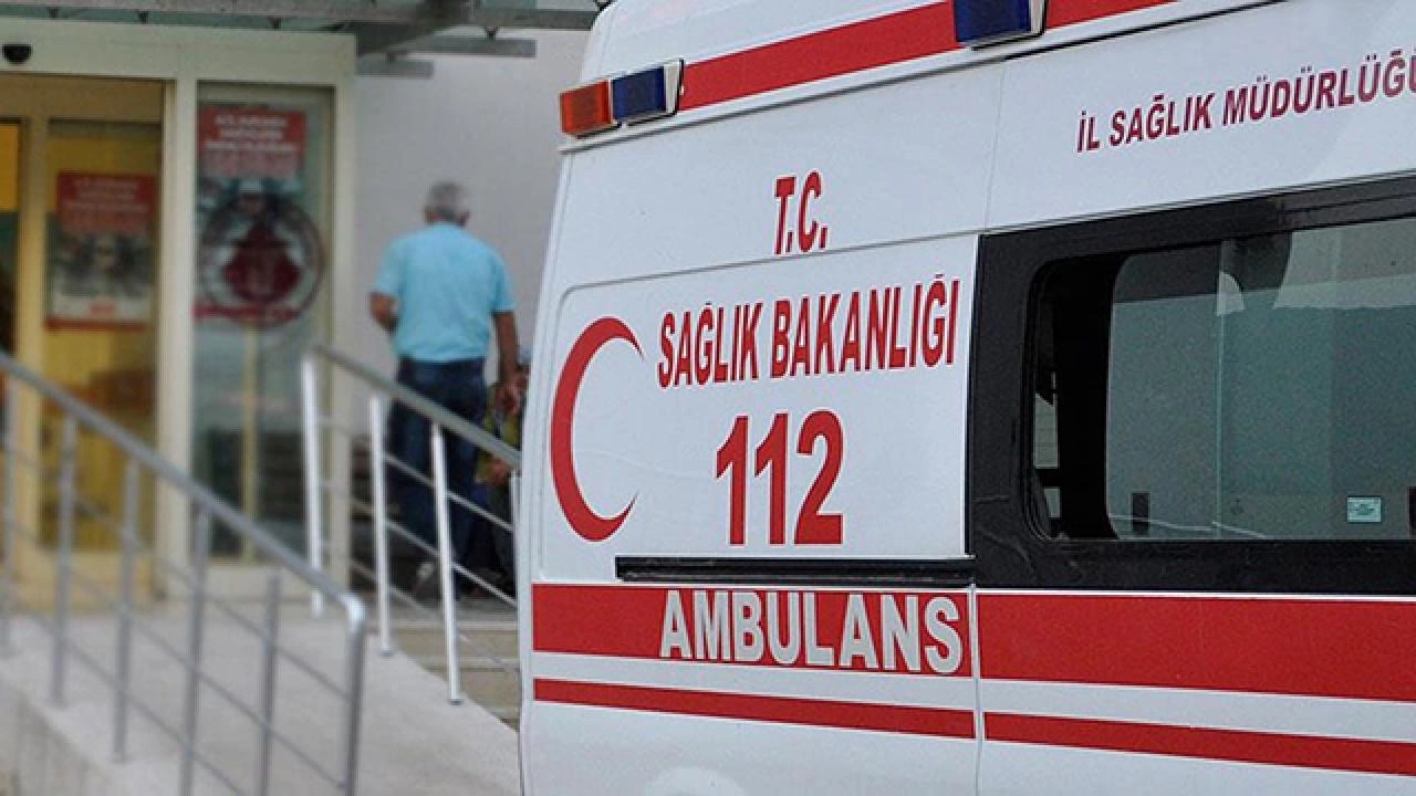 kaldırımda yürüyen kadını bıçakla yaraladı