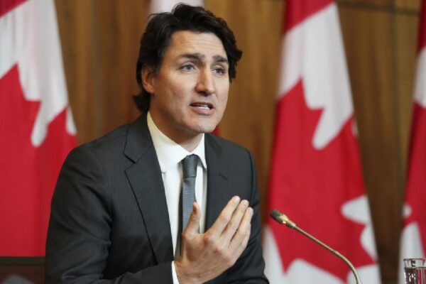 Kanada Başbakanı Justin Trudeau Cami’den Kovuldu