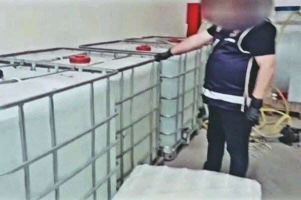 Kapaklı’da 12 Bin 200 Litre Sahte Alkol Ele Geçirildi